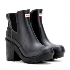 ISO This style Hunter rain boot!
